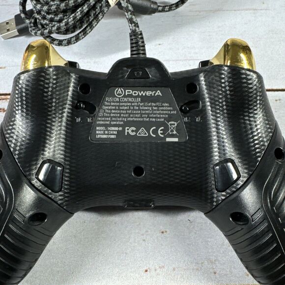 Power A Fusion Controller (1428680-01) Black/Gold Missing Thumbs Pads - Picture 4 of 4